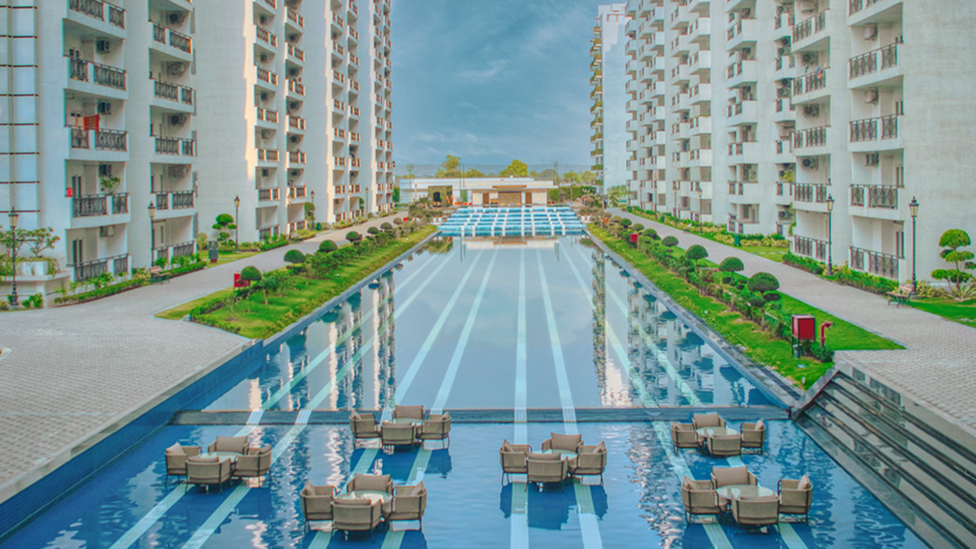 Indulge in an ultra-luxurious property at Aqua Front Tower, Central Park Flower Valley